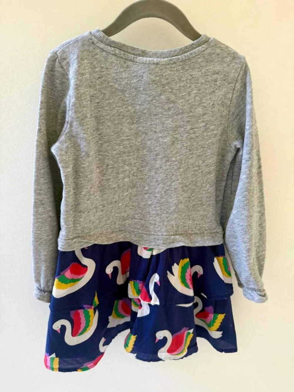 Mini Boden Girl's Long Sleeve Swan Color Change Sequin Dress Size 4/5 (110 cm)